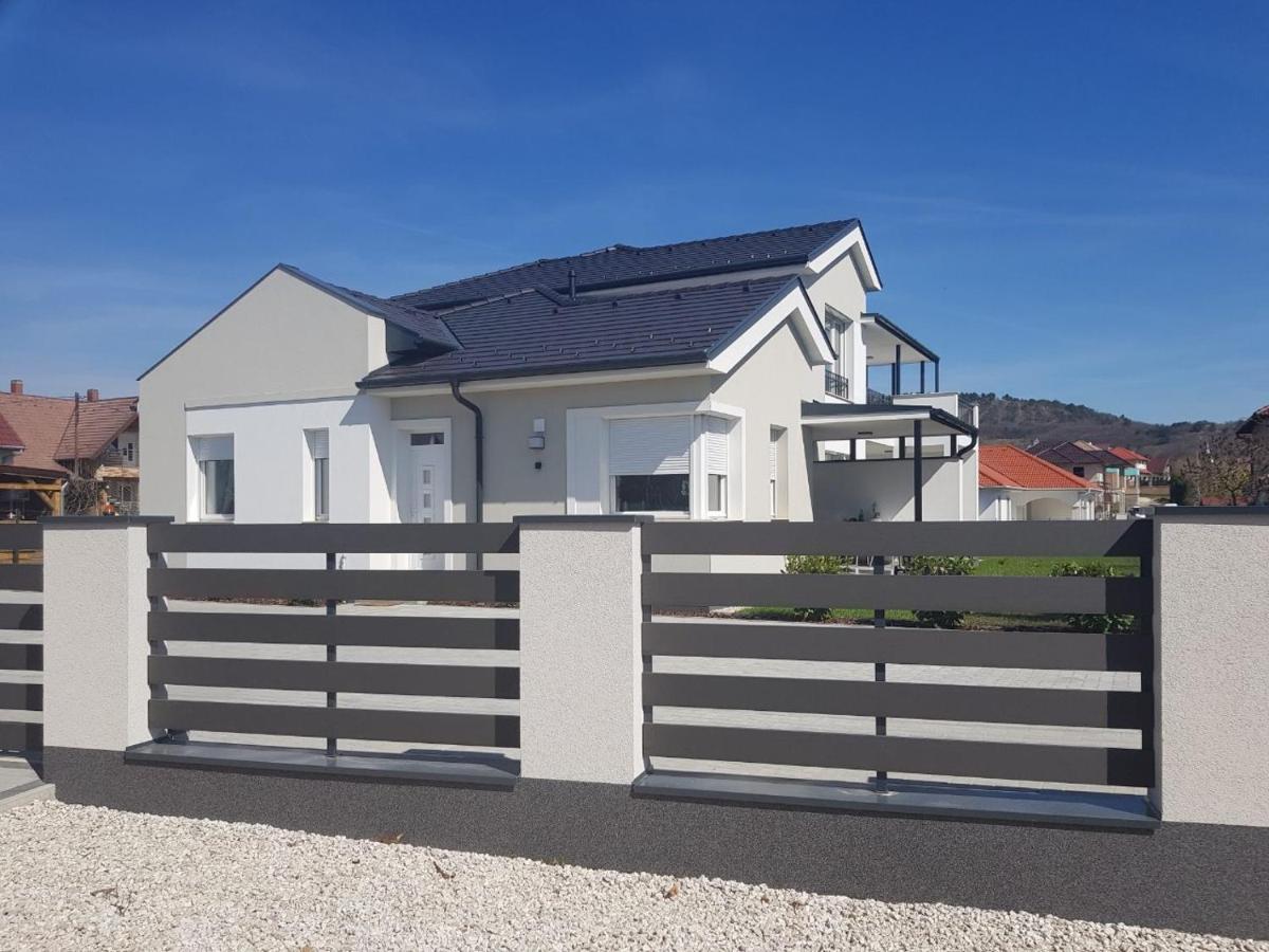 Margareta Home Gyenesdias Bagian luar foto